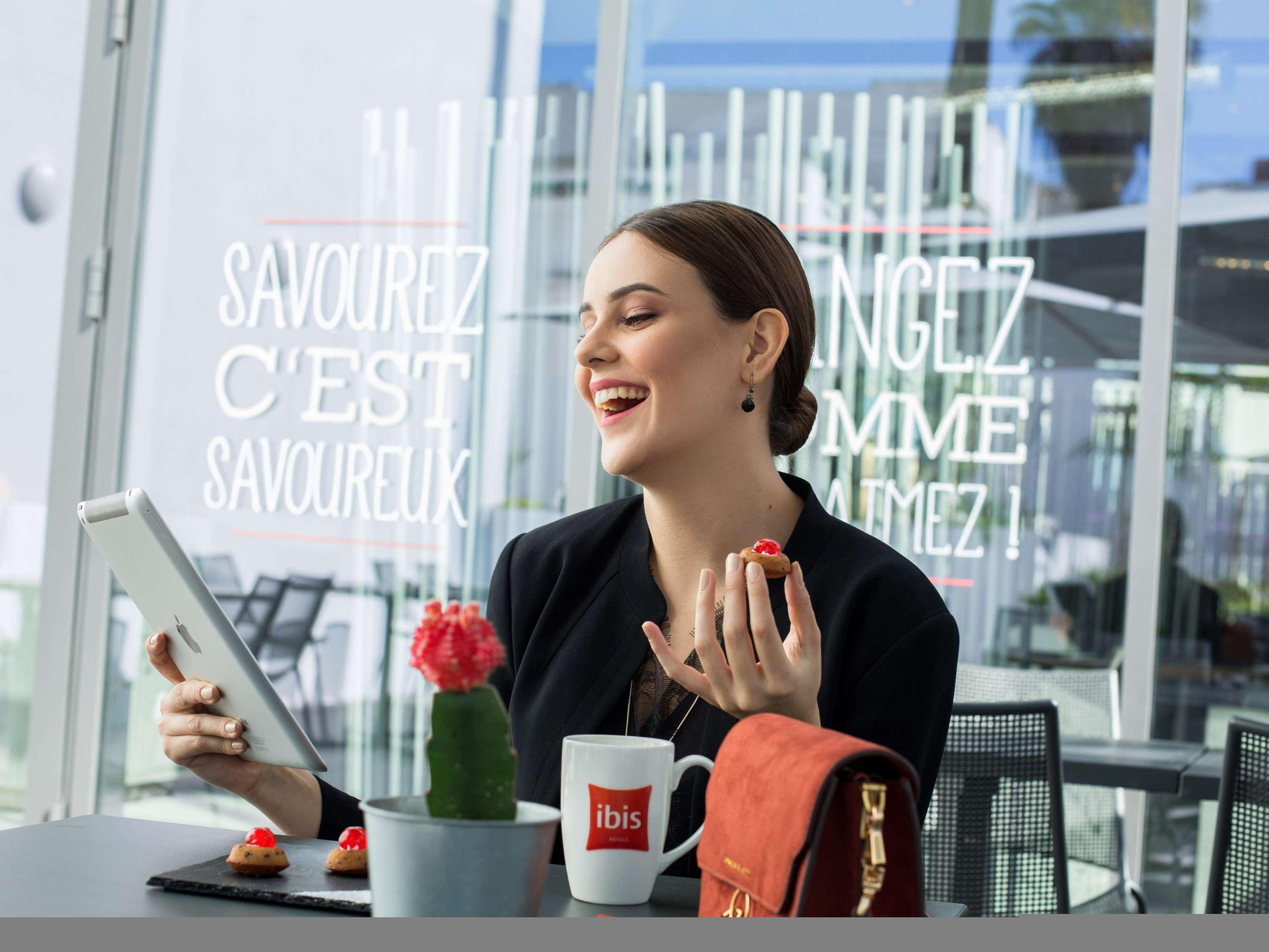 Ibis Casablanca Sidi Maarouf Hotell Exteriör bild