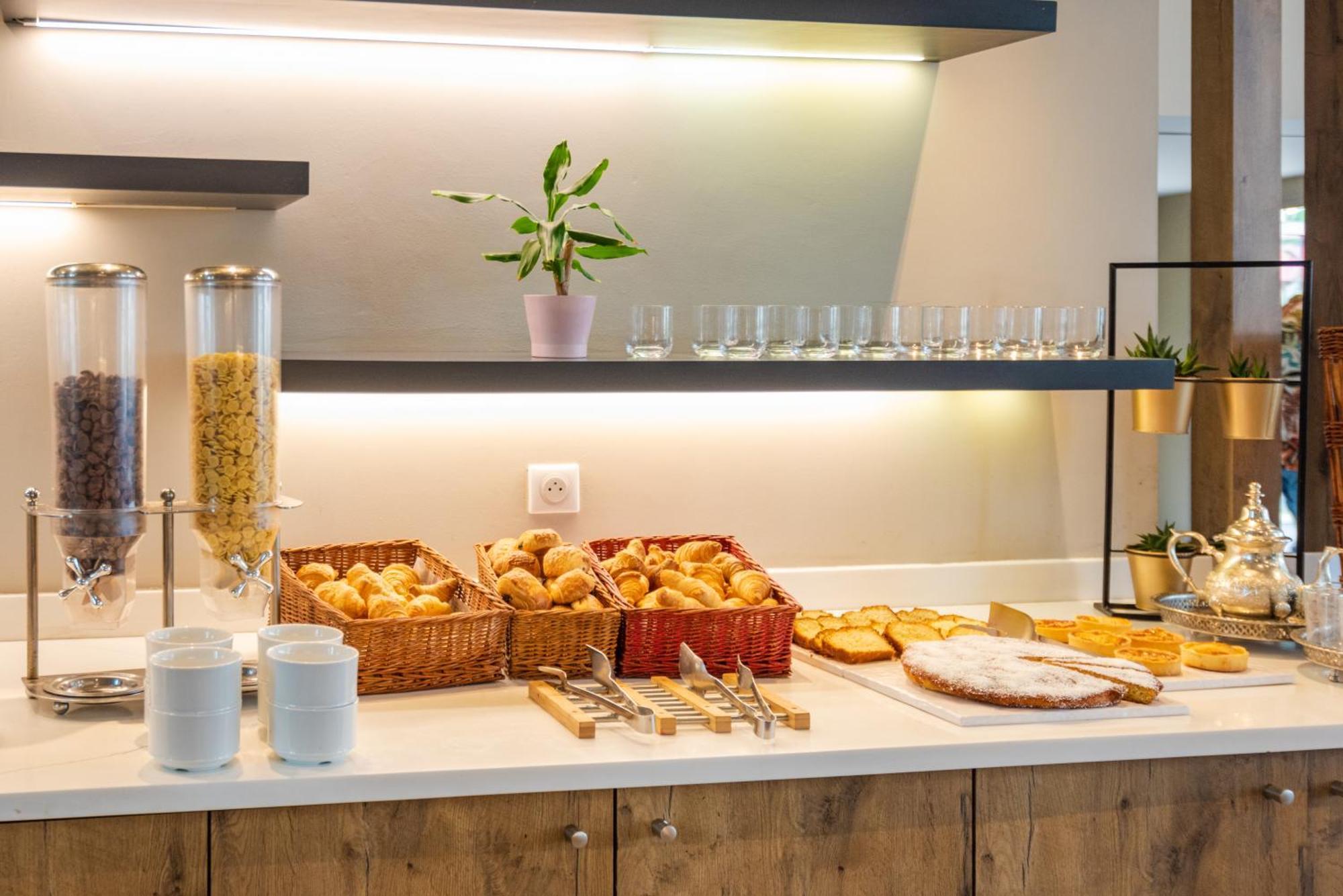Ibis Casablanca Sidi Maarouf Hotell Exteriör bild