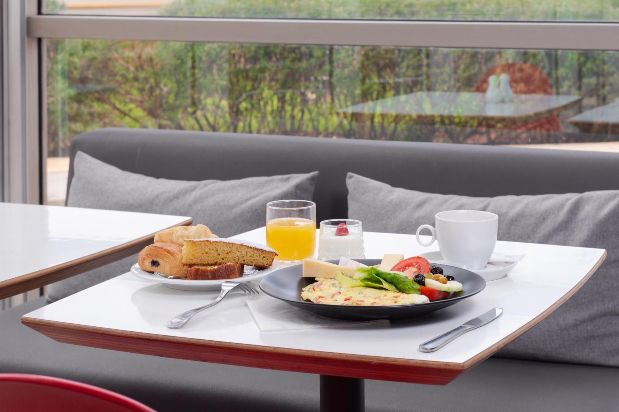 Ibis Casablanca Sidi Maarouf Hotell Exteriör bild